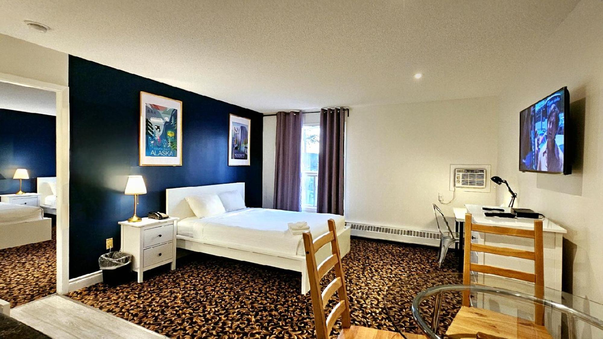 Cloud 9 Inn Whitecourt Exteriör bild