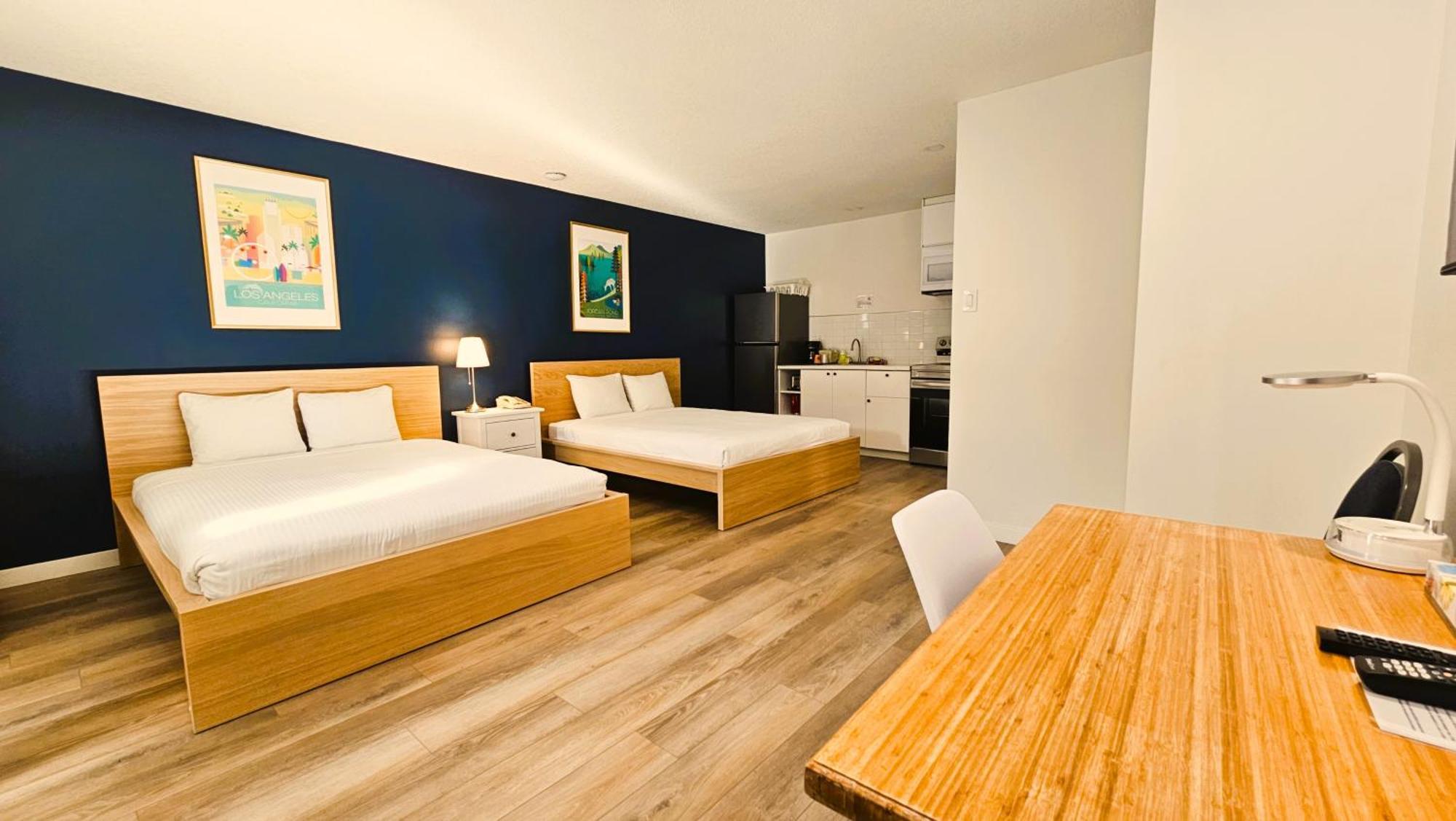 Cloud 9 Inn Whitecourt Exteriör bild