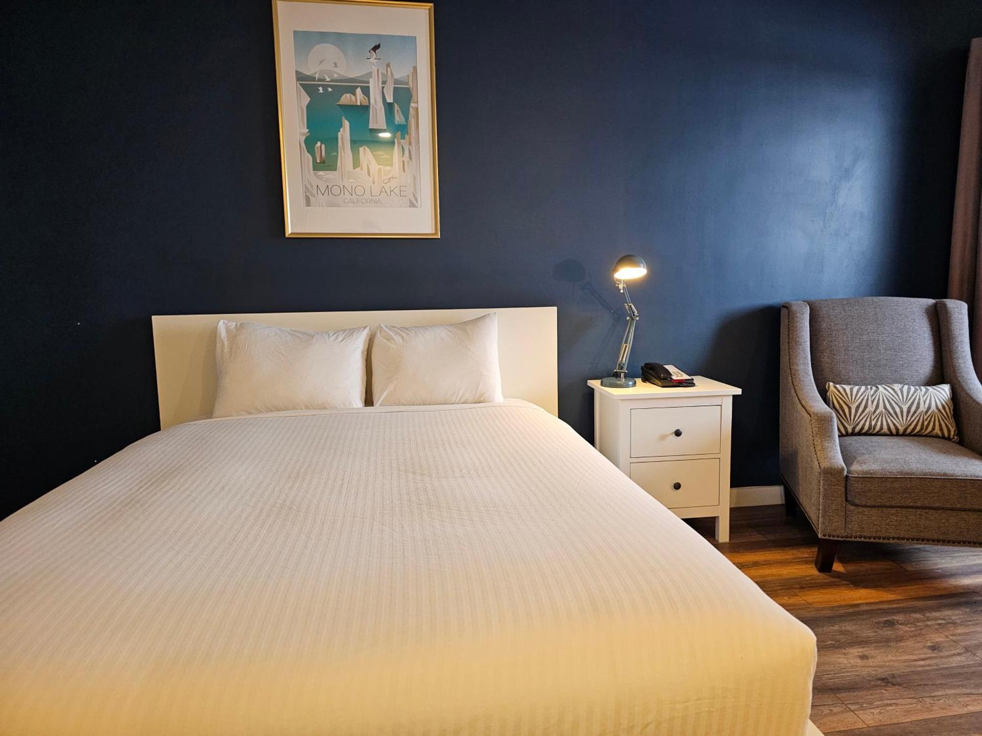 Cloud 9 Inn Whitecourt Exteriör bild