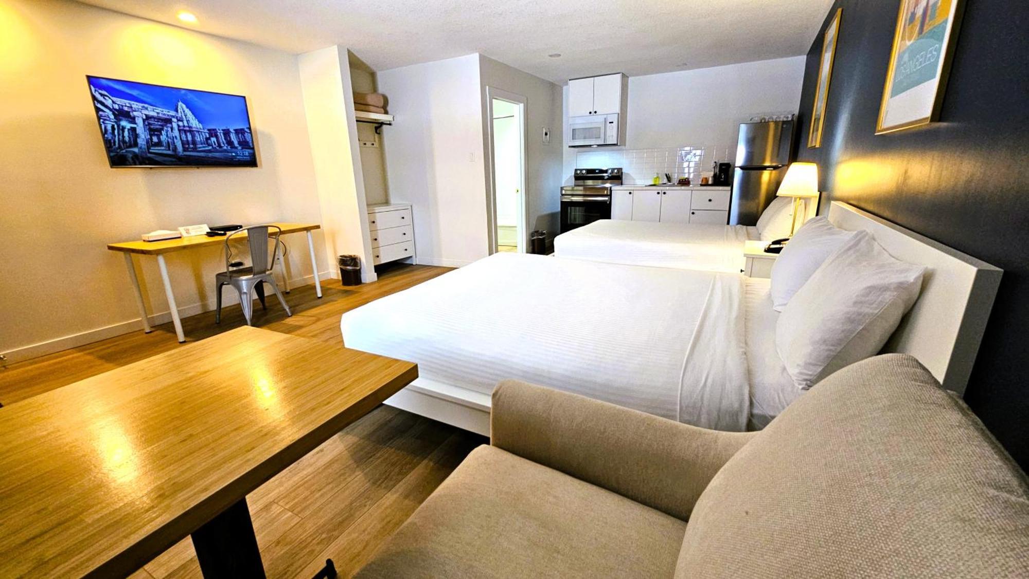Cloud 9 Inn Whitecourt Exteriör bild