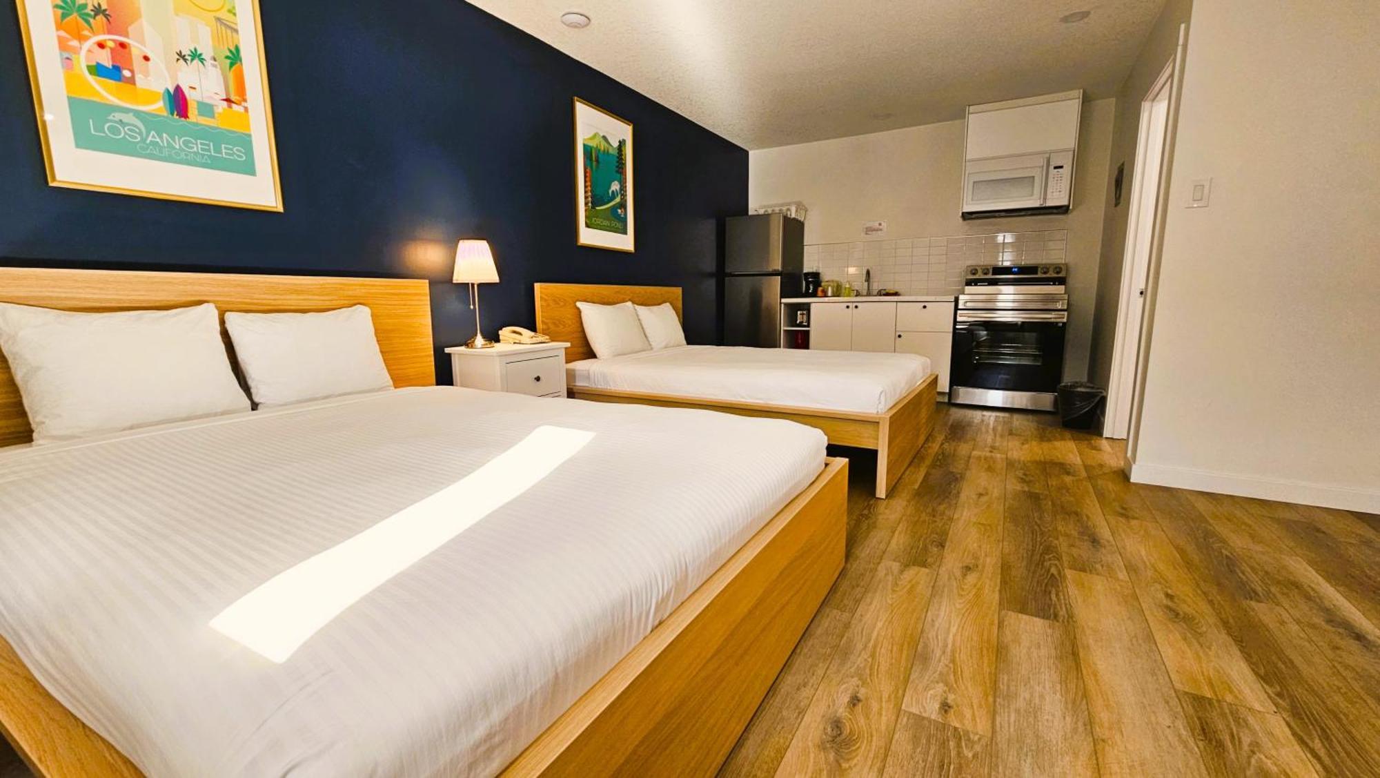 Cloud 9 Inn Whitecourt Exteriör bild