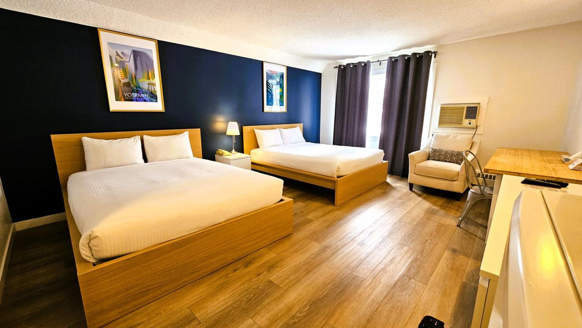 Cloud 9 Inn Whitecourt Exteriör bild