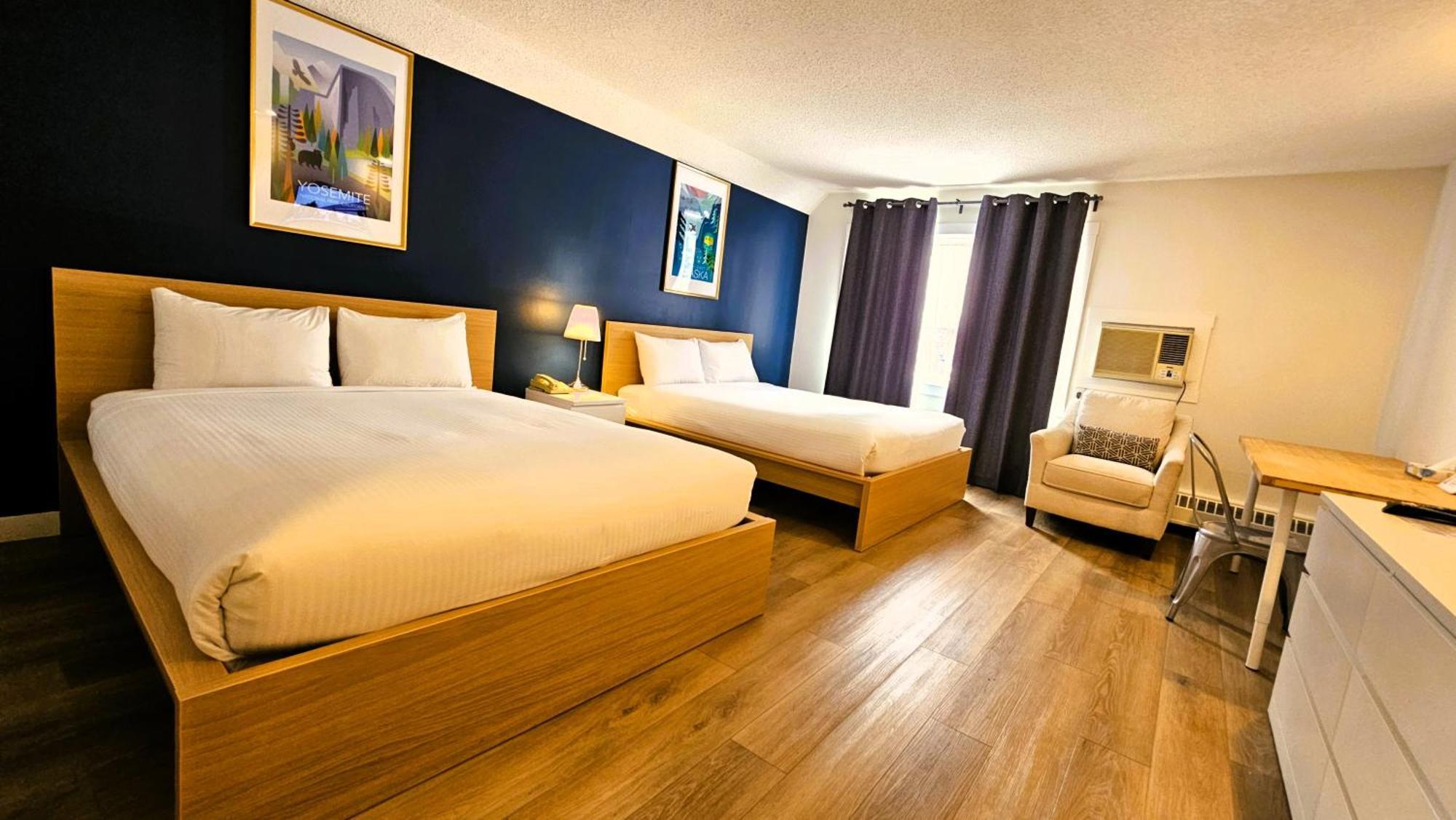 Cloud 9 Inn Whitecourt Exteriör bild