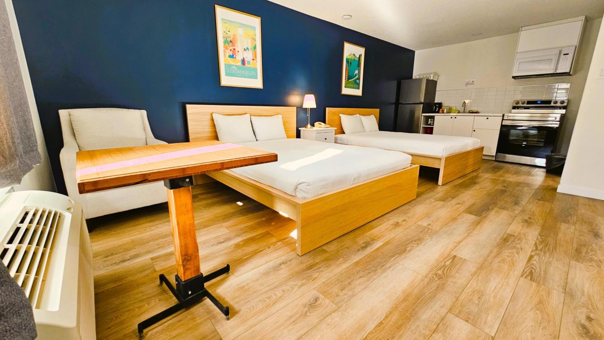 Cloud 9 Inn Whitecourt Exteriör bild