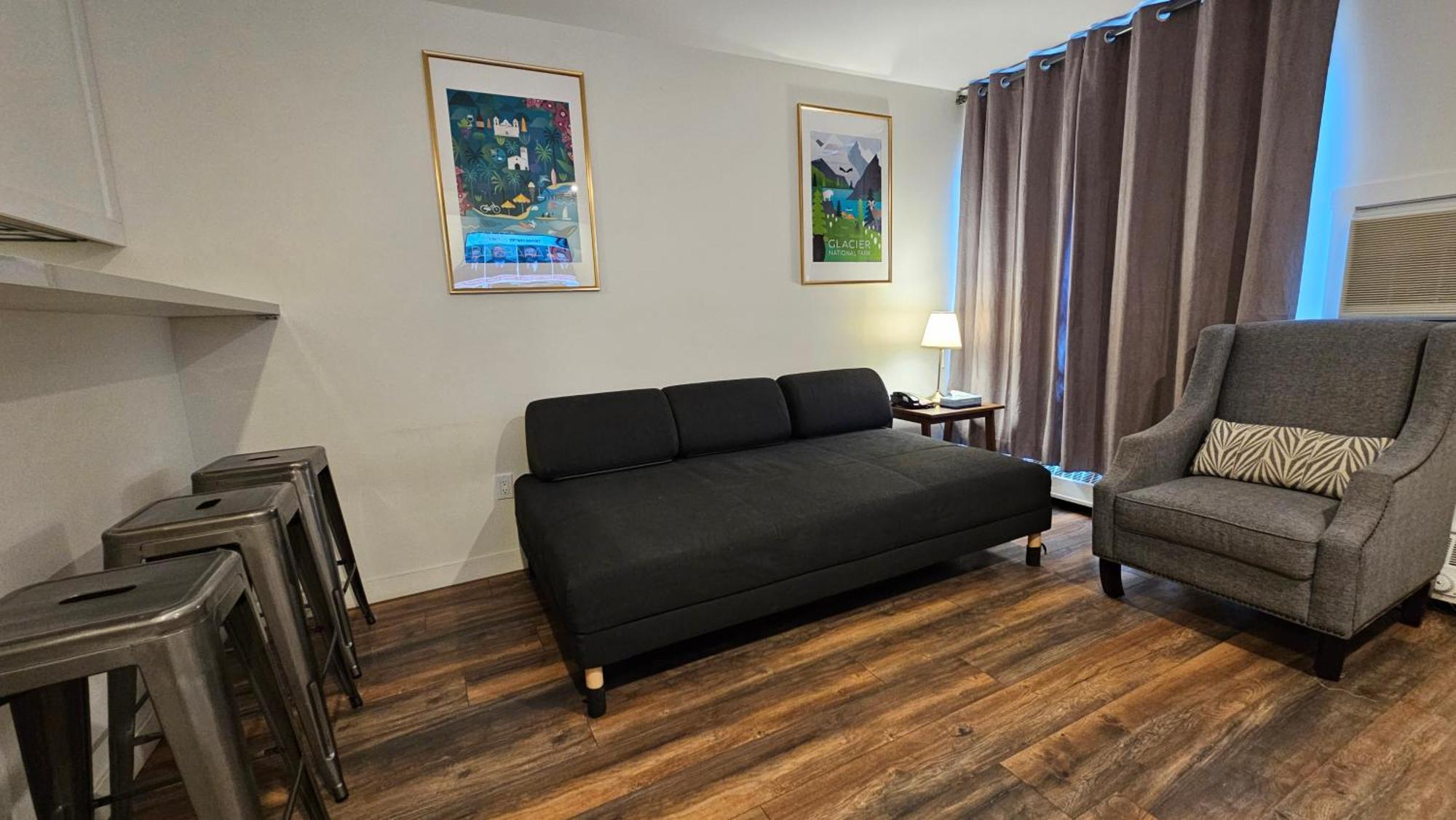 Cloud 9 Inn Whitecourt Exteriör bild