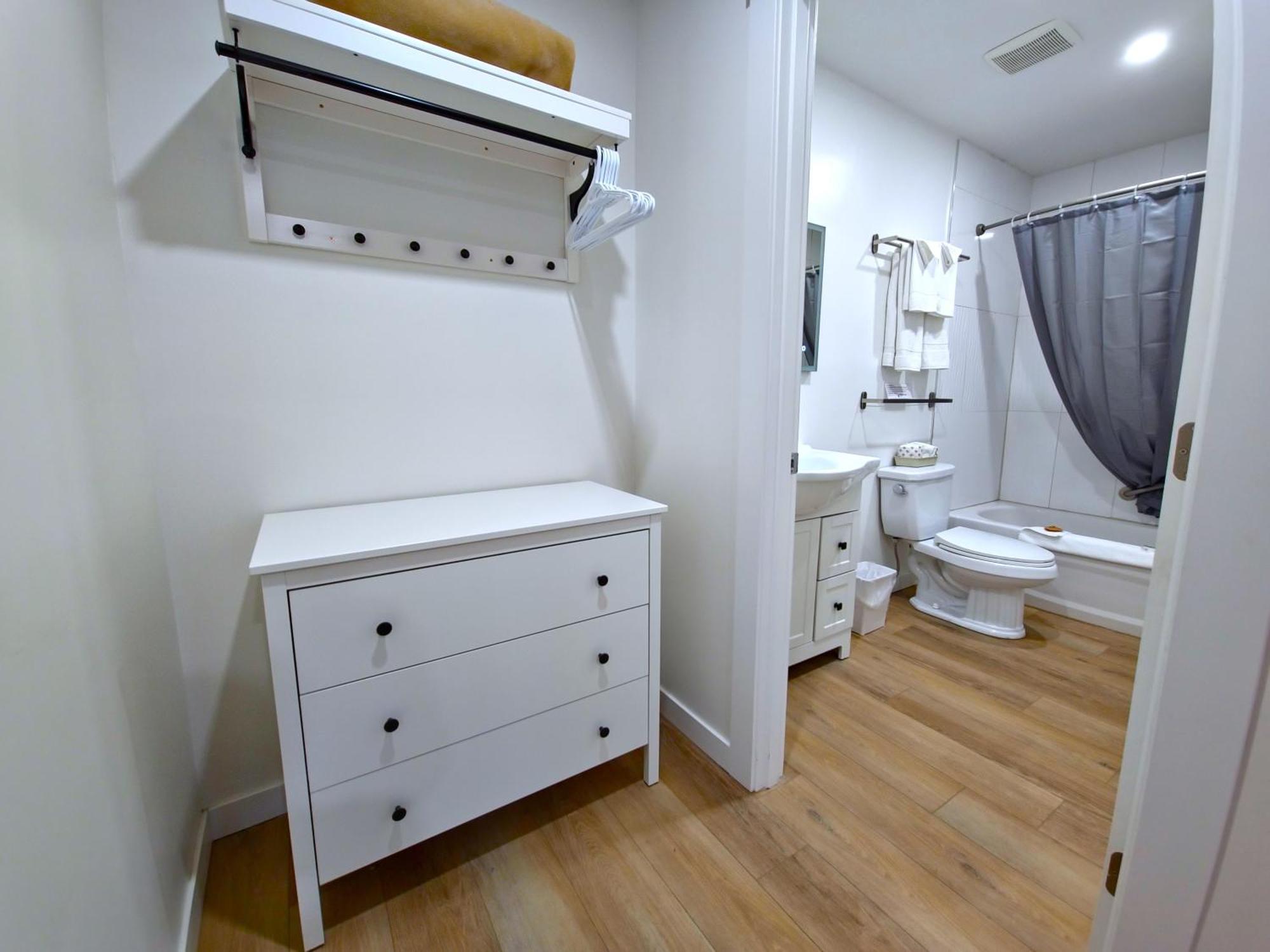 Cloud 9 Inn Whitecourt Exteriör bild
