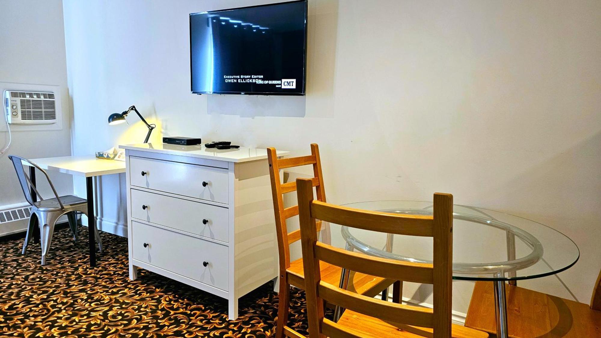 Cloud 9 Inn Whitecourt Exteriör bild